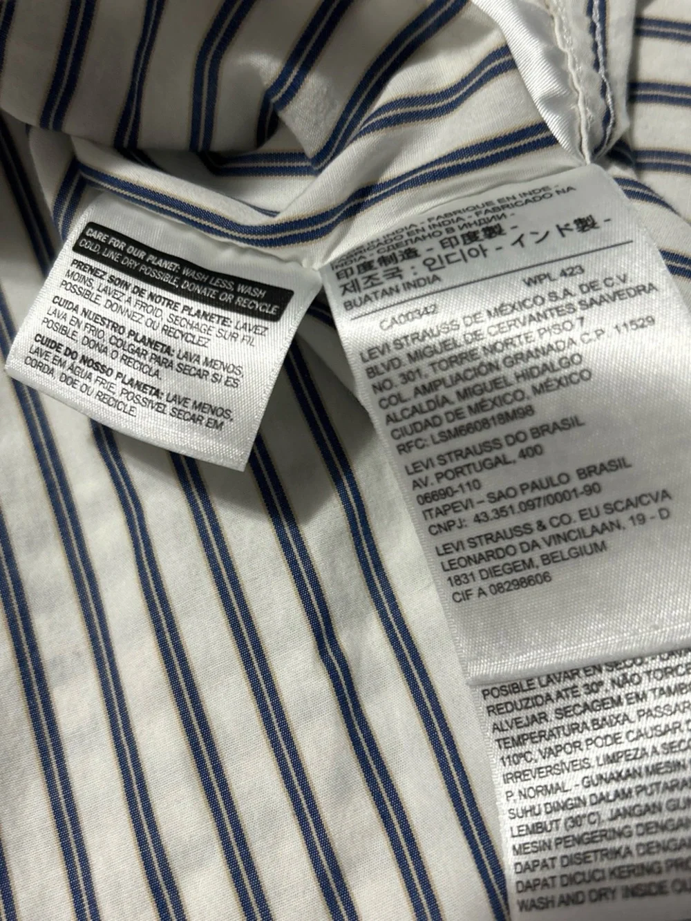 Levi's White and Navy Vertical Stripe Short-Sleeve Button-Up Shirt